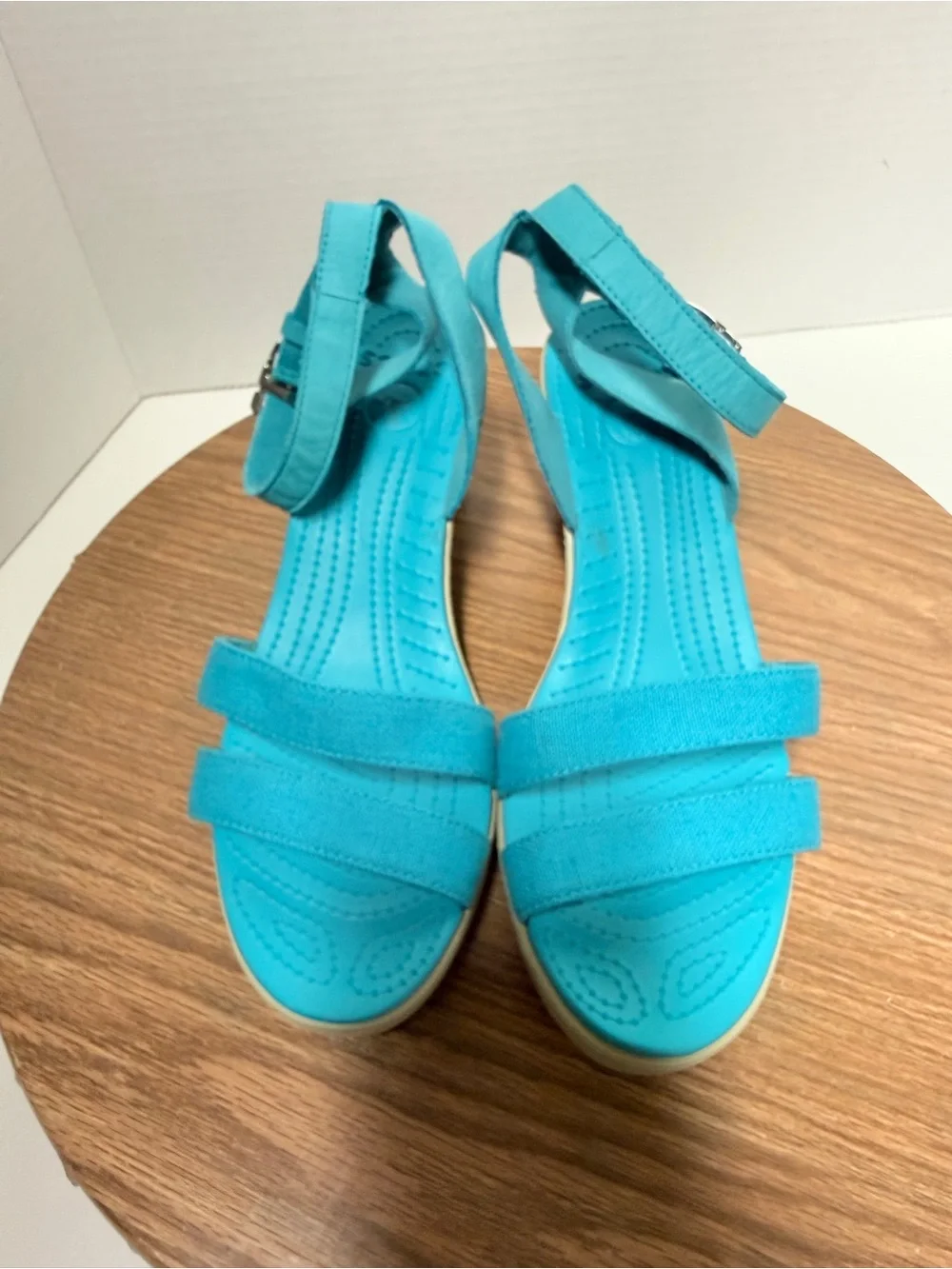 Crocs Leigh II Canvas Ankle Strap Turquoise Teal Wedge Sandals Buckle Closure